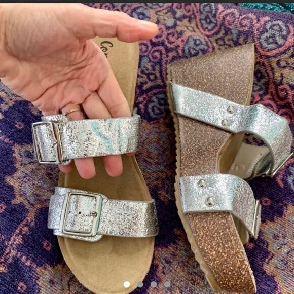 NEW SILVER METALLIC DOUBLE BUCKLE WEDGE FOOTBED PLATFORM SANDALS  7.5tbamboo - Picture 2 of 4
